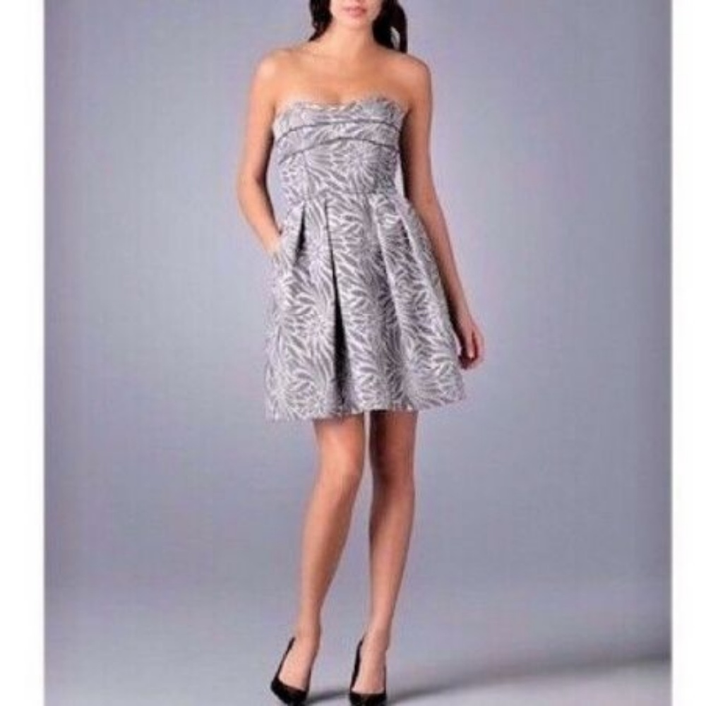 Cynthia Steffe Strapless Textured Floral Dress Gray Size 2 Pockets MSRP $345